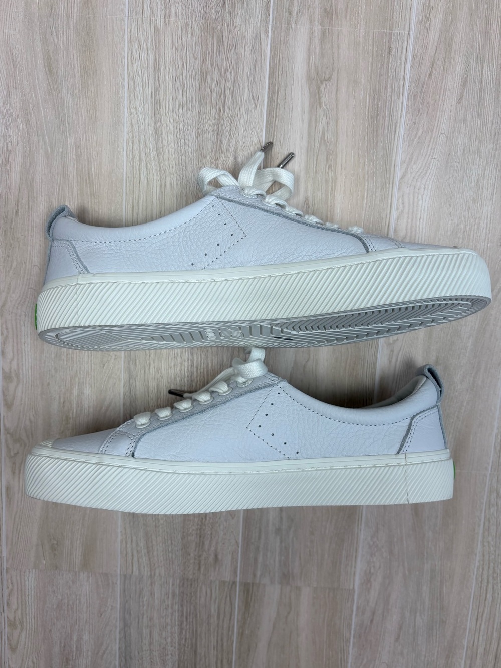 Cariuma Oca Leather Unisex Sneakers 10W 8.5M Like New Rare Eco-Friendly Preppy - Picture 4 of 9